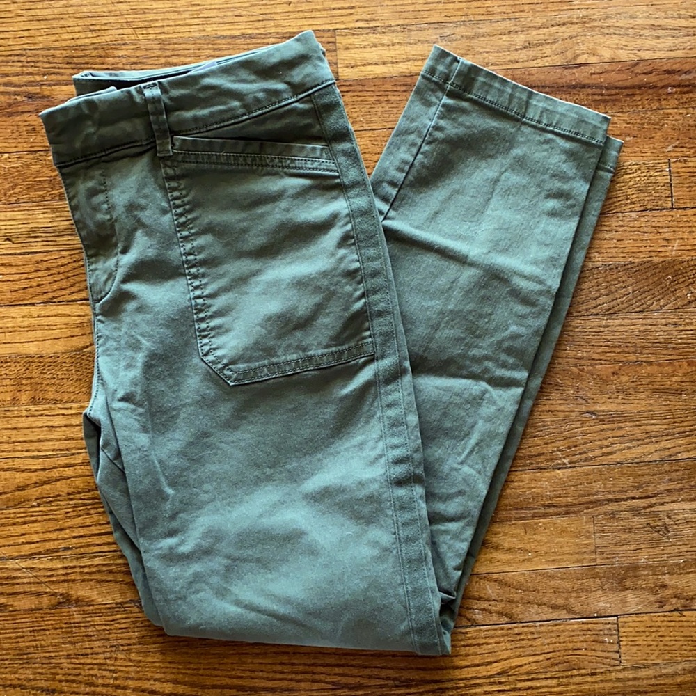 Old Navy • green pixie pants